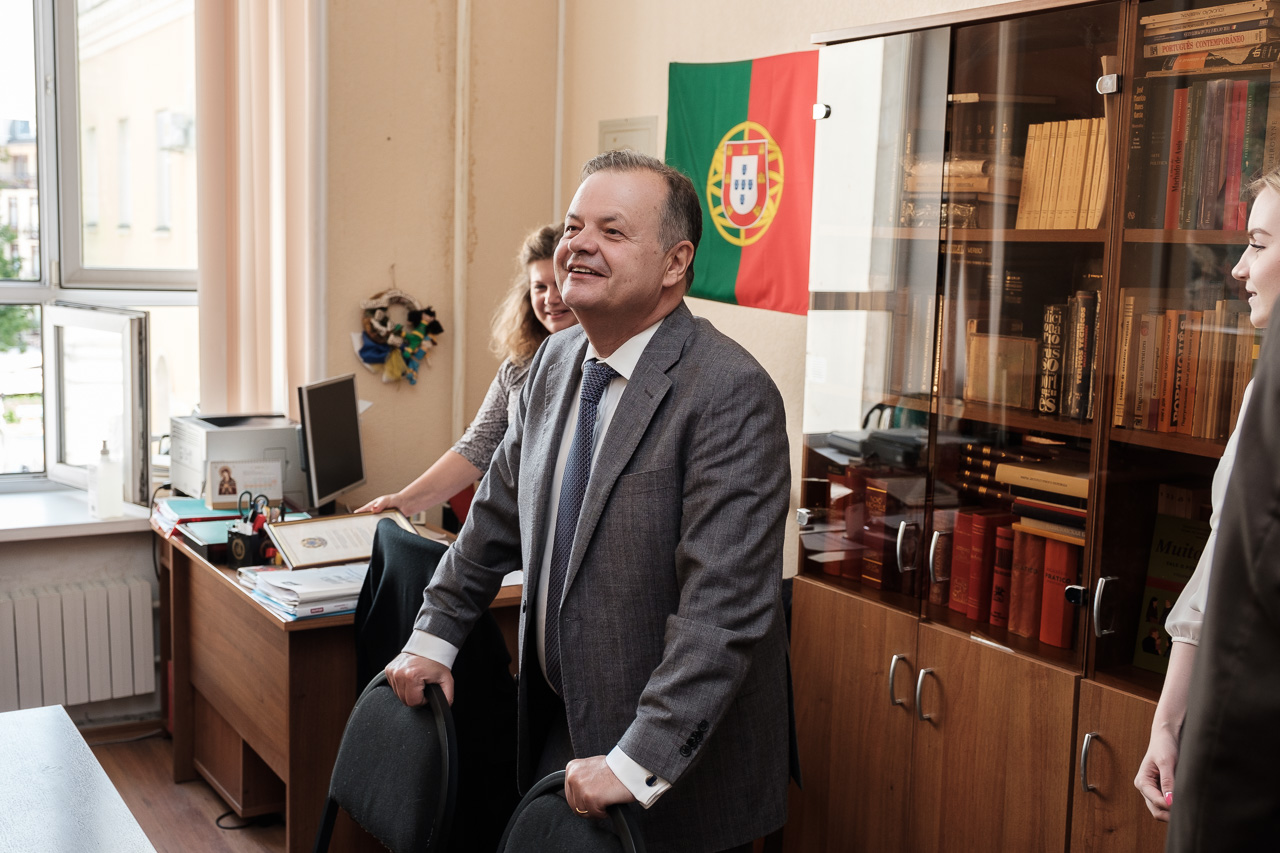 МГЛУ посетил посол Бразилии в России