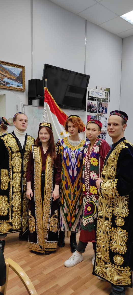 В Центре таджикского языка и культуры МГЛУ отметили 30-летие СНГ