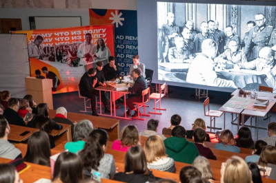 Сталинград – путь к миру: в Волгограде состоялась премьера одноименного спектакля