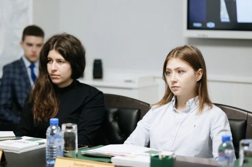 Студенты ИМПП приняли участие в международной научно-практической конференции «Россия и мир: диалоги - 2022»