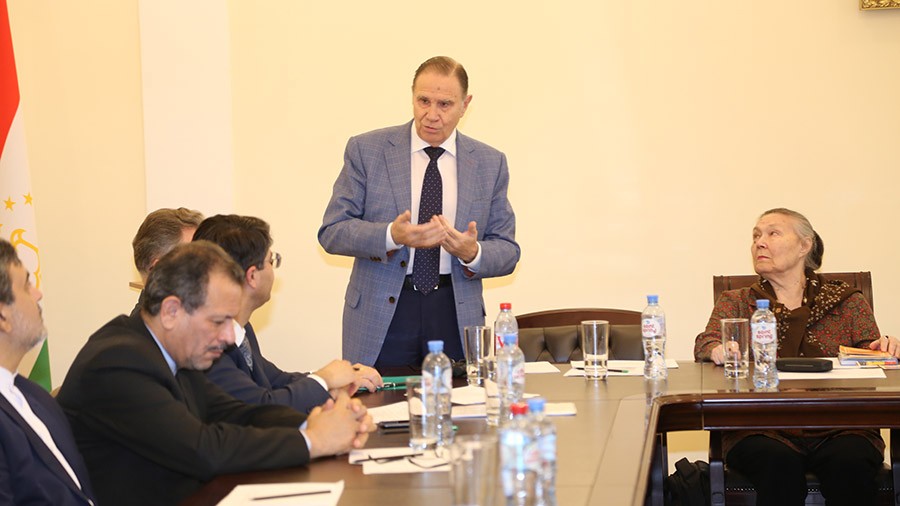 Выступление Центра таджикского языка и культуры МГЛУ в Посольстве РТ в РФ