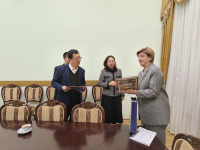 Встреча с директором Института русского языка Хэйлунцзянского университета 