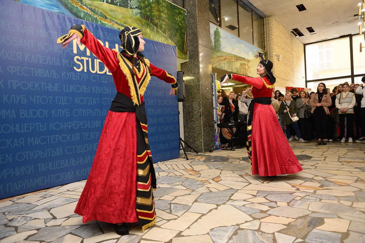 El tradicional Festival de las Culturas se celebró en la Universidad Estatal Lingüística de Moscú