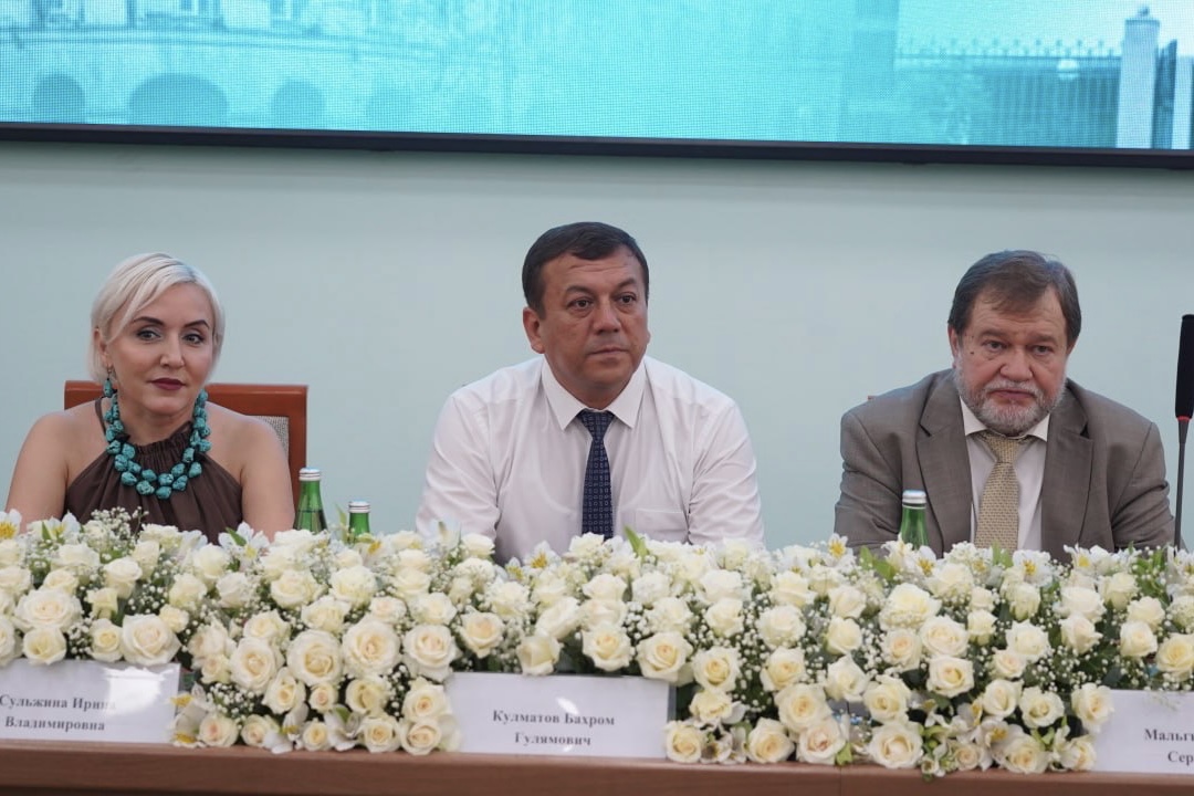 В Ташкенте вручили дипломы первым выпускникам совместной российско-узбекской образовательной программы