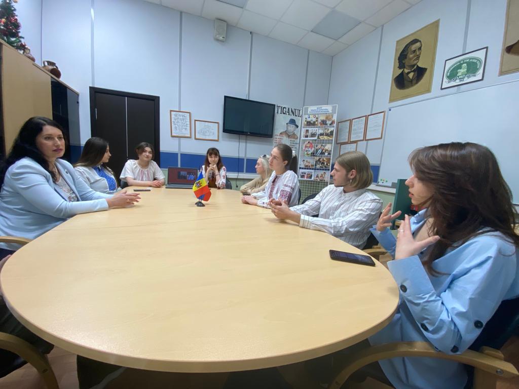 Встреча студентов МГЛУ с председателем Федеральной национально-культурной автономии молдаван России