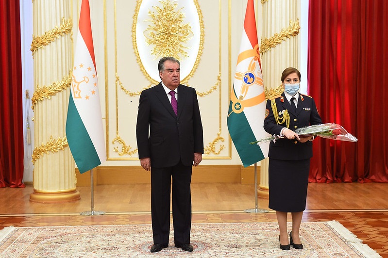 Первая женщина – генерал в правительстве Таджикистана получила путевку в жизнь в МГЛУ